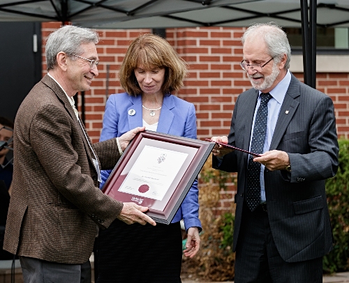 During the ceremony, President Deane presented Ken Blackwell (pictured right) with the Extraordinary Award for Outstanding Service. Blackwell served as Russell Archivist from 1968 until his retirement in 1996, and has continued to steward the collection as Honourary Russell Archivist ever since.