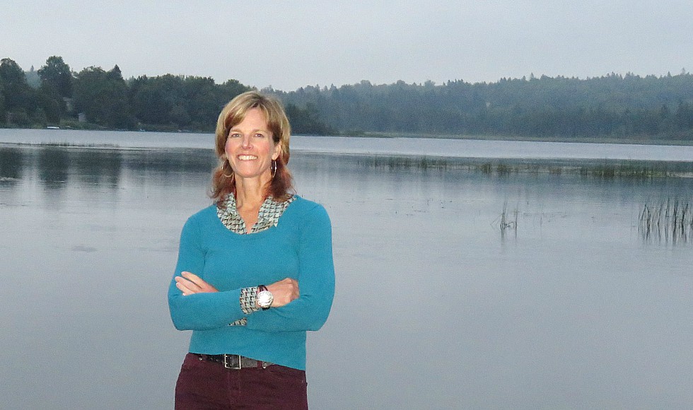 Karen Kidd, the Jarislowsky Chair in Environment and Health has received an international environmental award from a Stockholm-based organization for her research looking at the impact of pharmaceuticals and other contaminants on the health of aquatic ecosystems.