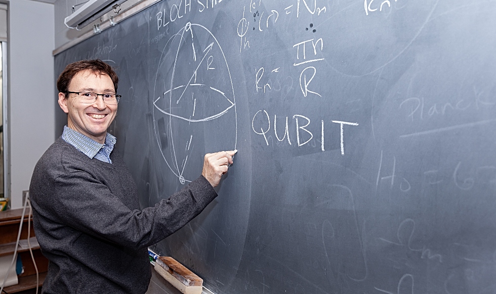 An undergraduate course taught by Duncan O’Dell, a professor of quantum physics in McMaster’s Department of Physics and Astronomy, is providing students from a number of disciplines with an introduction to the theory behind quantum computing and other rapidly evolving quantum technologies