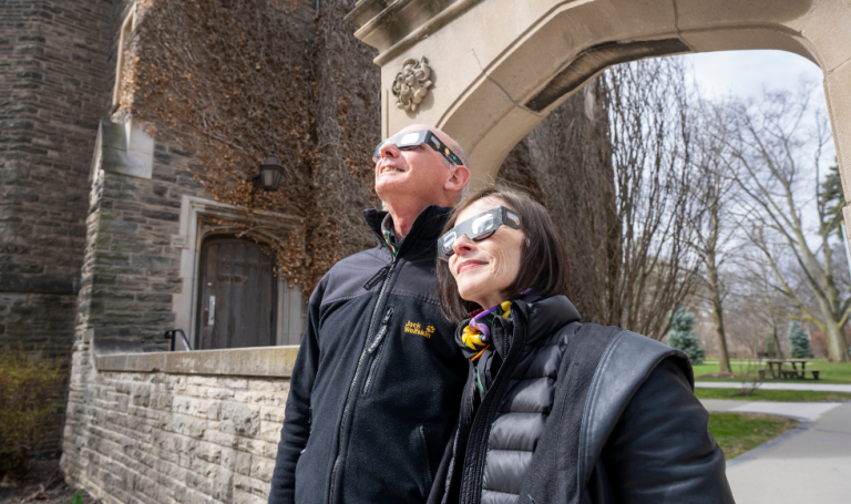 Graduado de McMaster viaja desde Viena para participar en la experiencia del eclipse solar total – Daily News